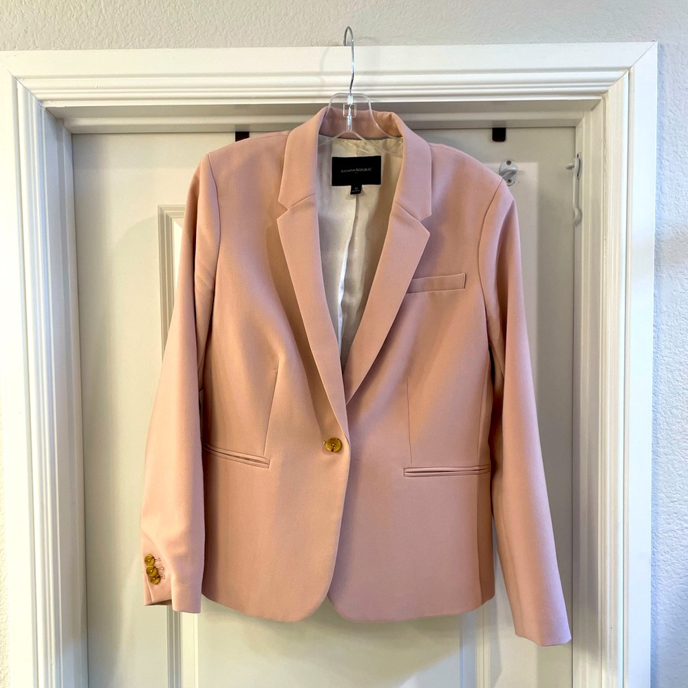 Banana Republic womens Blazer. Soft pink, size 12